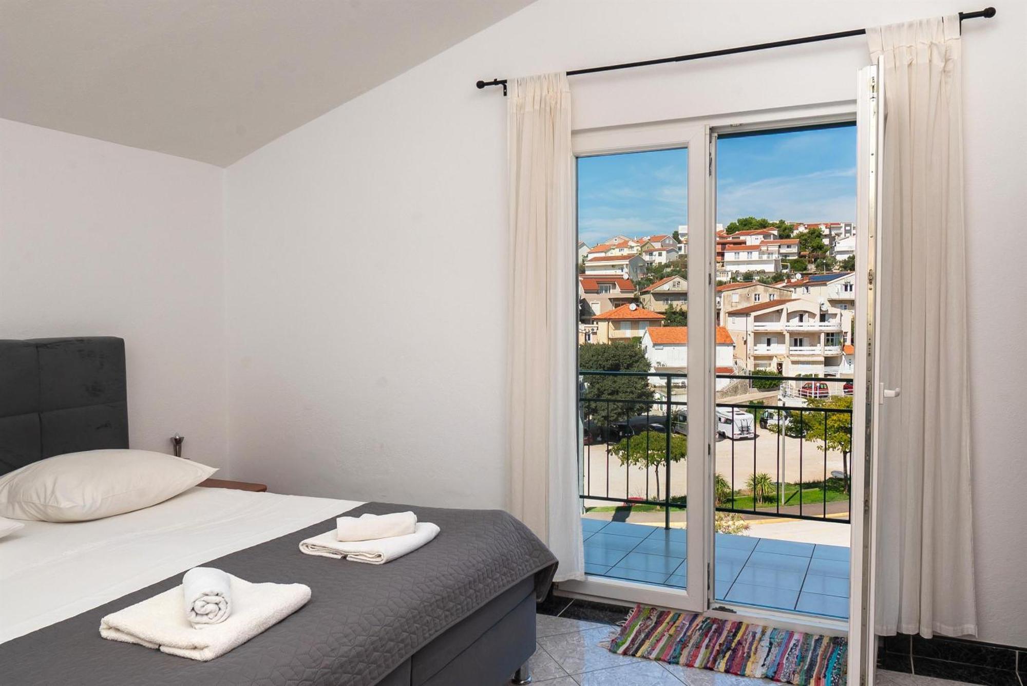Apartments Polly Primosten Ngoại thất bức ảnh